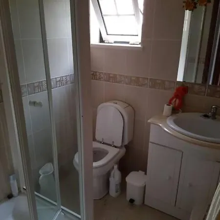 2-bedrooms Sleeps 4 10 Min Drive To Coimbra Assafarge
